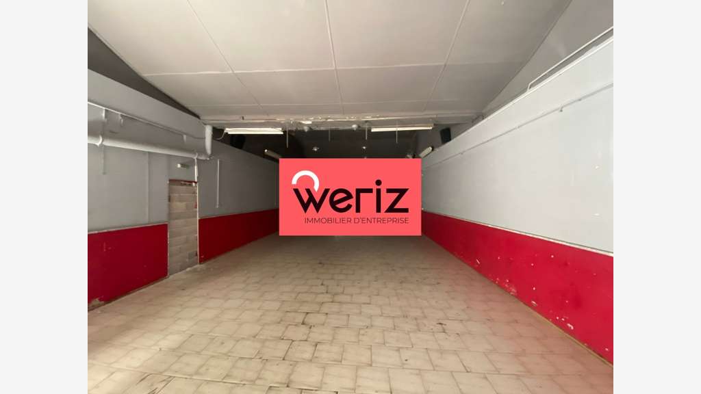 Loue local d'activité 627m² plain-pied Marseille 8