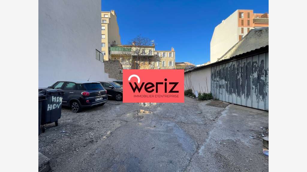 Loue local d'activité 627m² plain-pied Marseille 8