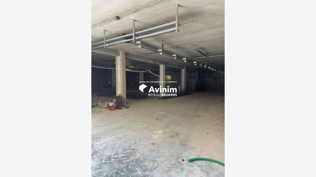 A louer grand entrepôt 1129m² à Marseille 9eme
