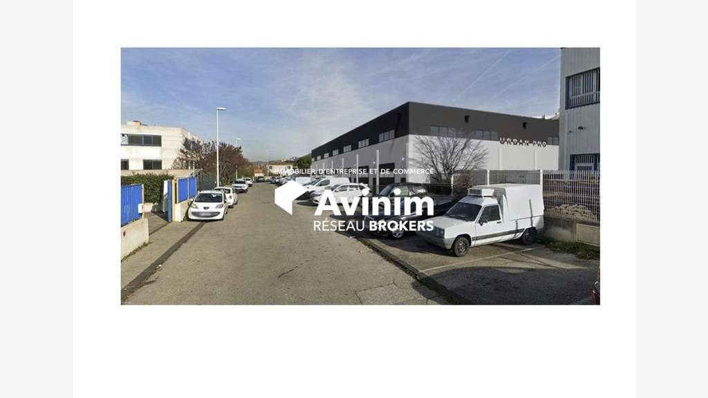 A louer grand entrepôt 1129m² à Marseille 9eme