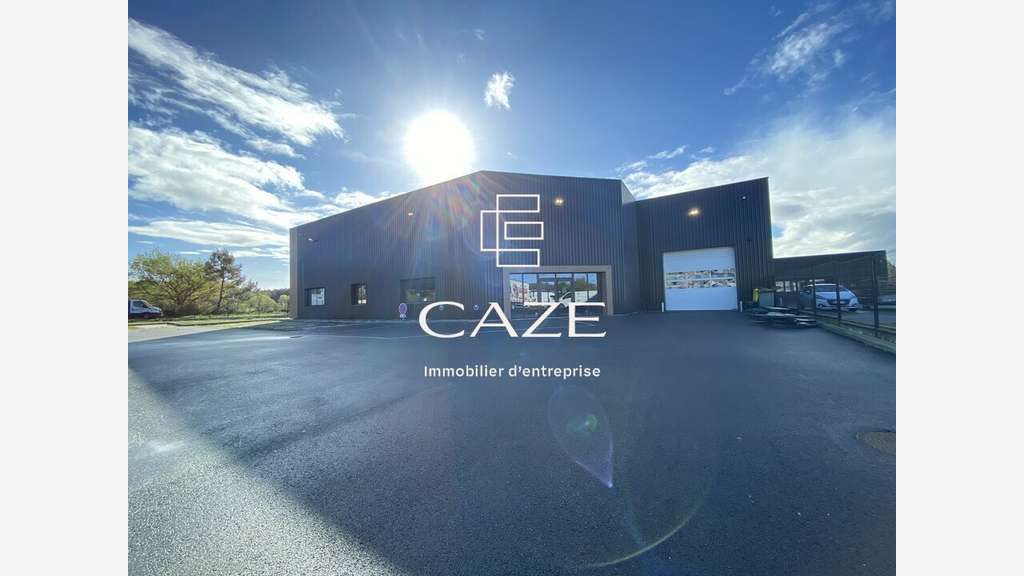 Local showroom activité 465m² à louer Za Martignas