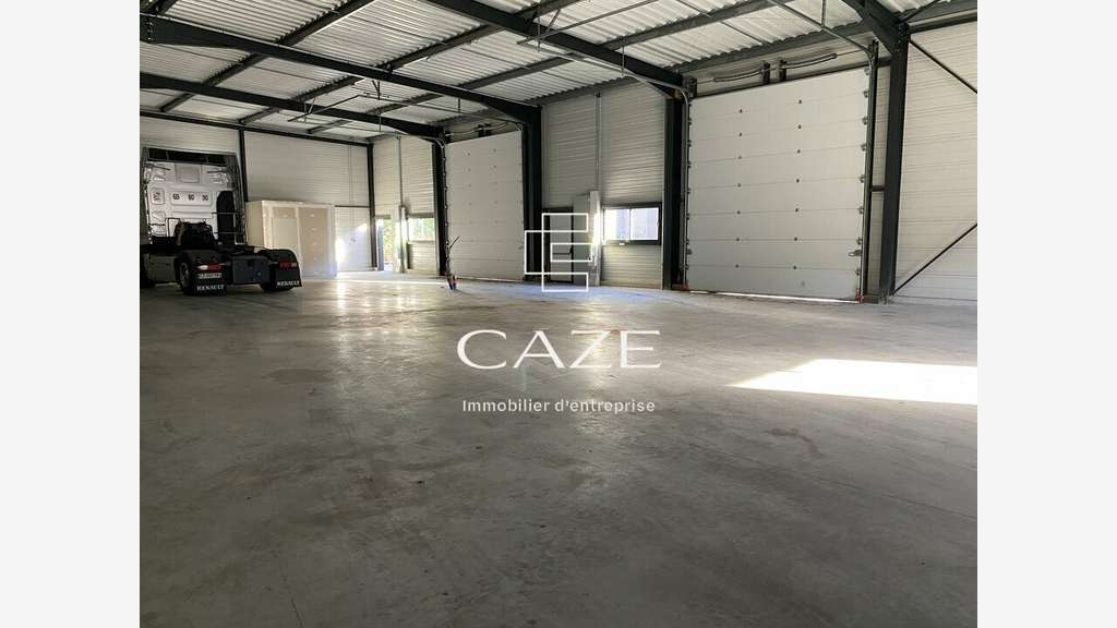 Loue locaux d'activités 800m² Martignas sur Jalles