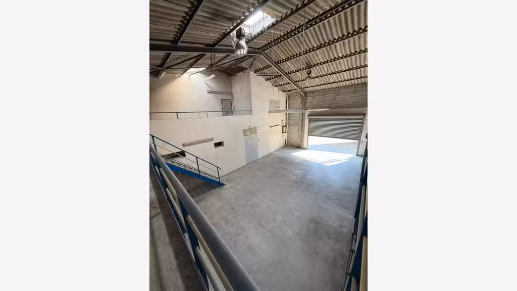 A louer local d'activité de 310 m² 13500 MARTIGUES