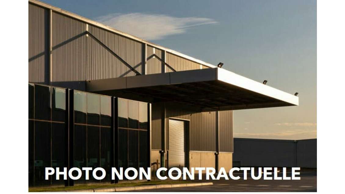 Loue bâtiment 679m² avec grand foncier à Martillac