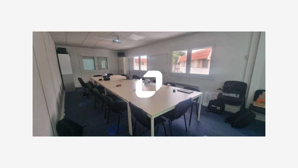 A louer Local d'activité 228m² Massy