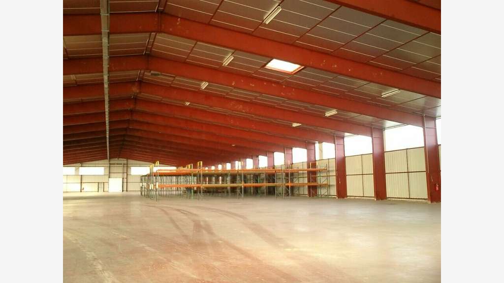 Entrepôt logistique 4000m² à louer à Mathay