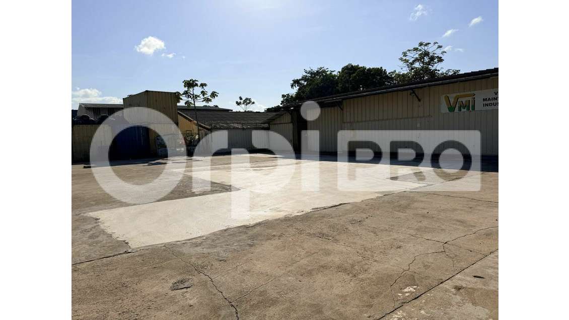 Local d'activité de 486m² à louer en ZI Matoury