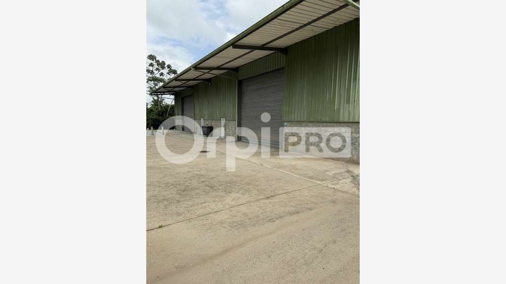 A louer hangar 412m² à Matoury emplacement rare