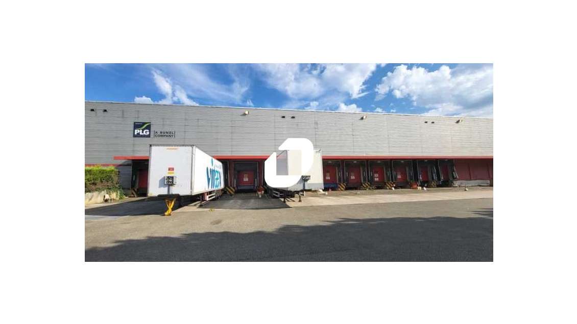 A louer Local d'activité 6161m² Maurepas