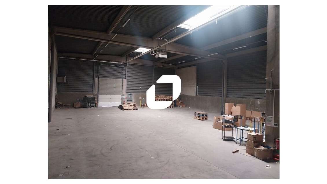 A louer Local d'activité 963m² Maurepas
