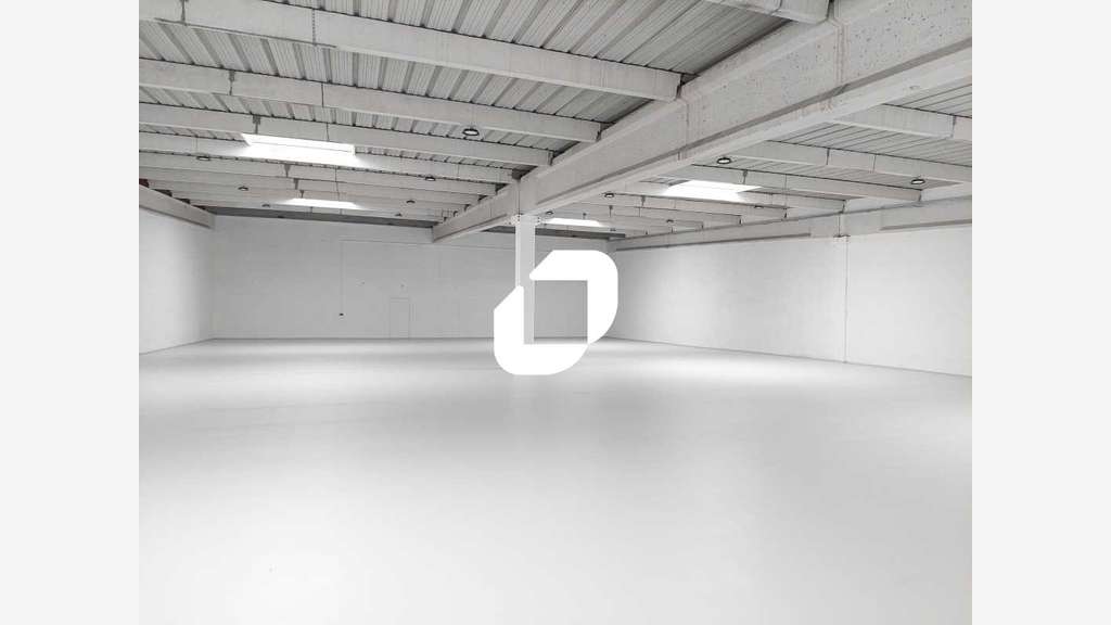 A louer Local d'activité 980m² Maurepas