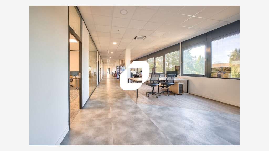 A louer Local d'activité 1080m² Maurepas