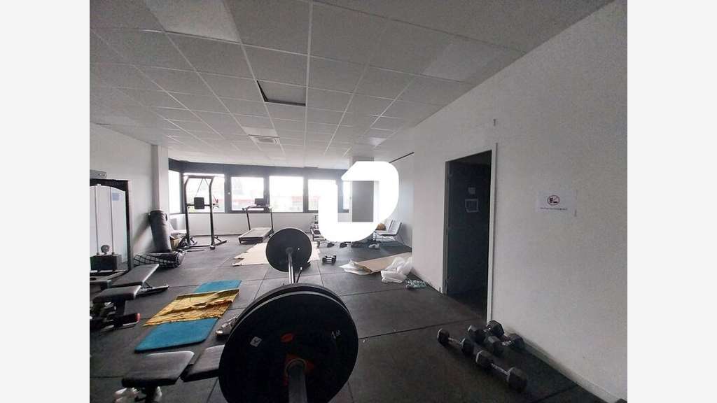 A louer Local d'activité 1080m² Maurepas