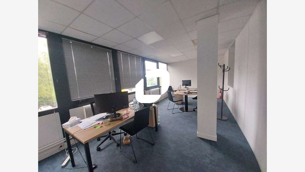 A louer Local d'activité 963m² Maurepas