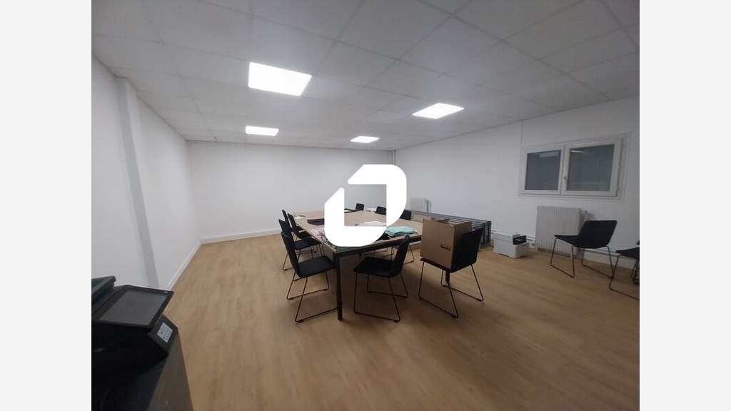 A louer Local d'activité 963m² Maurepas