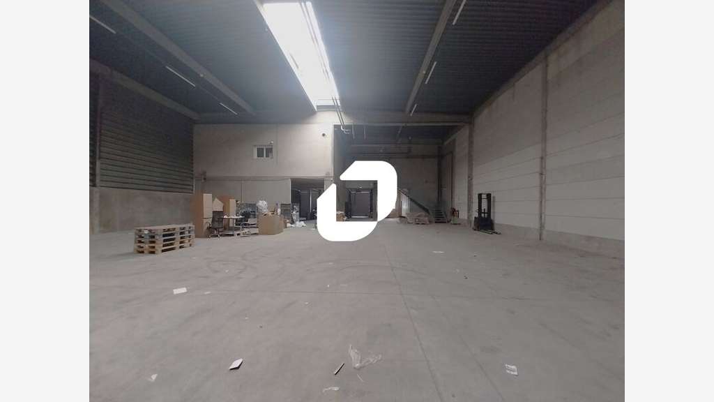 A louer Local d'activité 963m² Maurepas