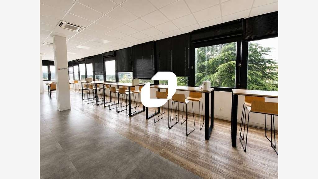 A louer Local d'activité 1080m² Maurepas