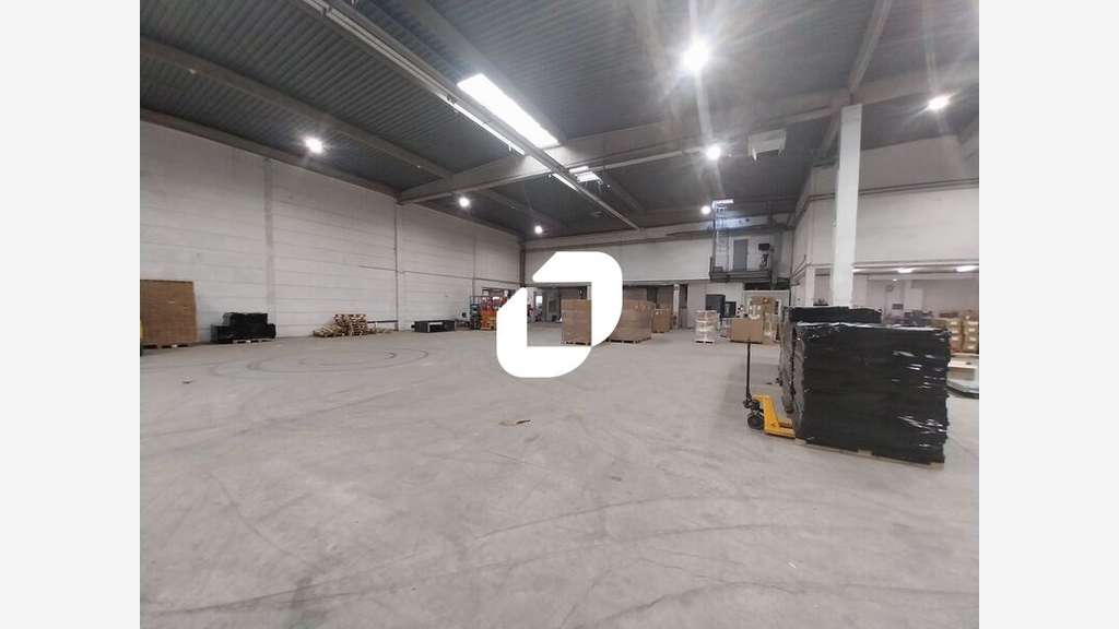 A louer Local d'activité 4537m² Maurepas