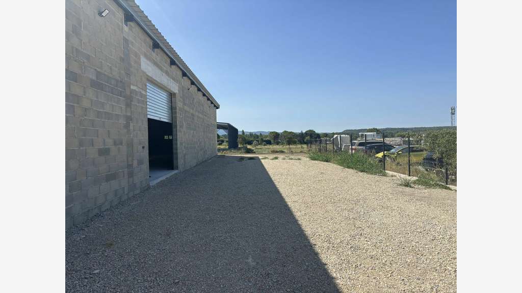 Location local d'activité 390m² à Mazan ZA Piolé