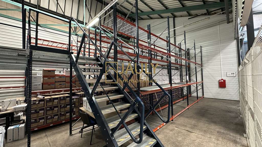 A louer entrepôt 2200m² Z.I Meaux accès N3/CDG