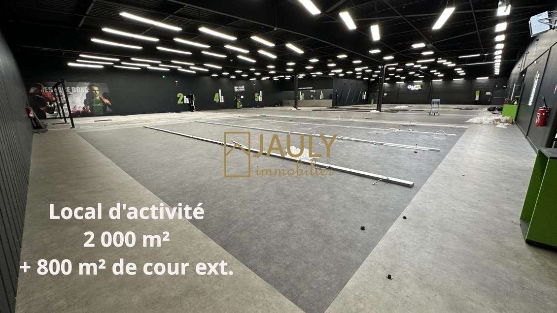 Local d'activité 2800m² en zone commerciale Meaux