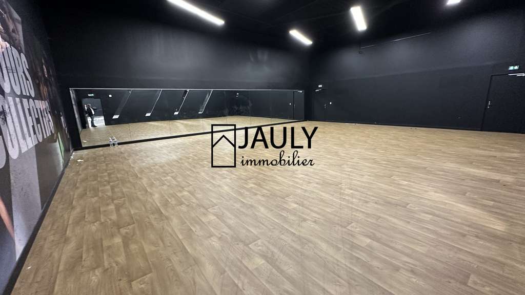 Local d'activité 2800m² en zone commerciale Meaux