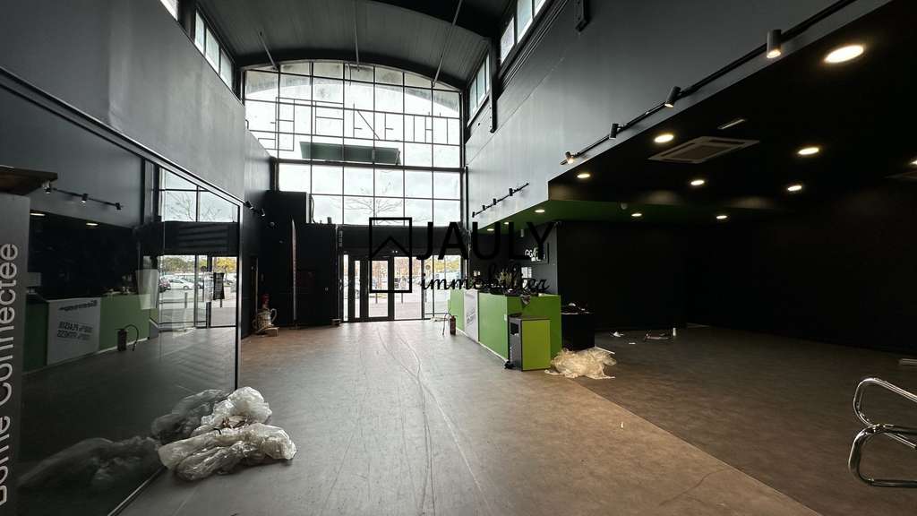 Local d'activité 2800m² en zone commerciale Meaux