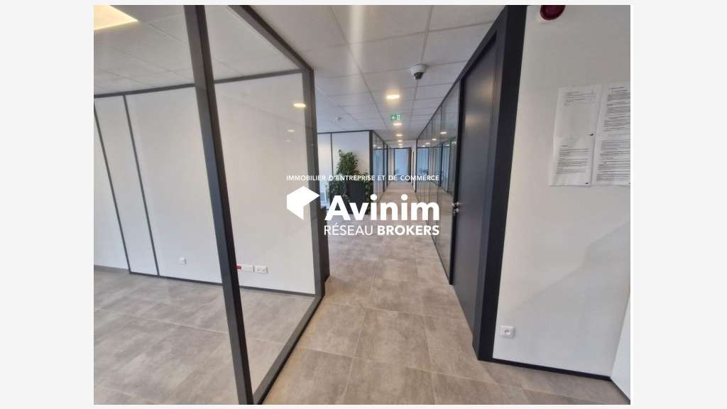 A louer bâtiment indépendant 1500m² à Meaux