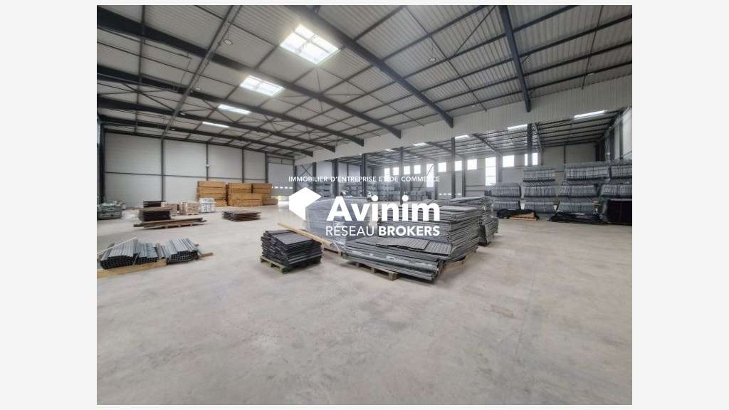 A louer bâtiment indépendant 1500m² à Meaux