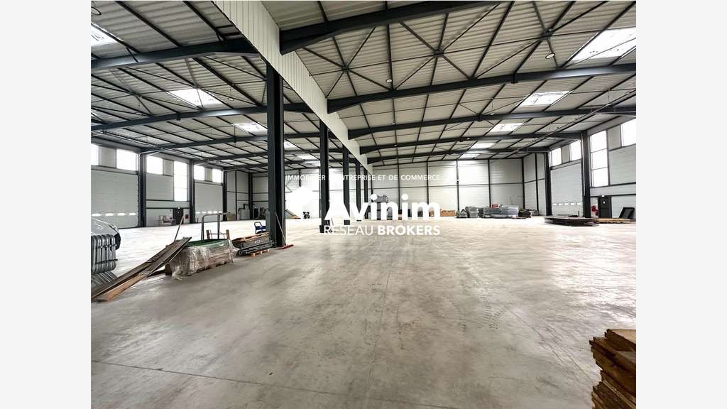 A louer bâtiment indépendant 3029m² à Meaux