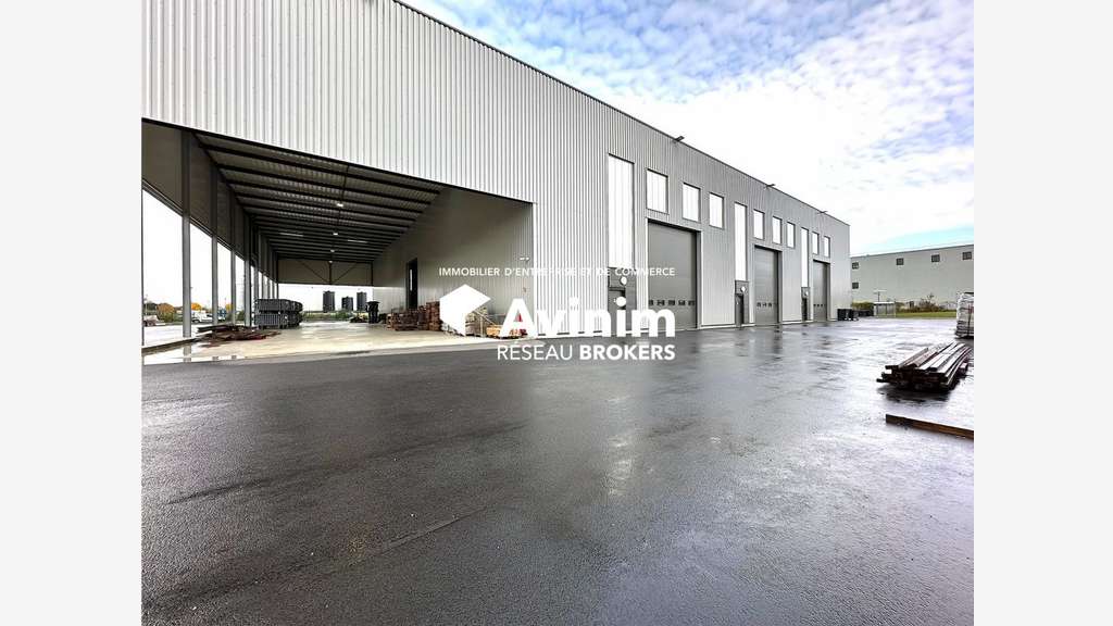 A louer bâtiment indépendant 3029m² à Meaux
