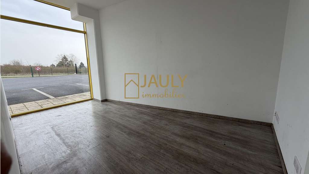 Loue local d'activité 395m² forte visibilité Meaux