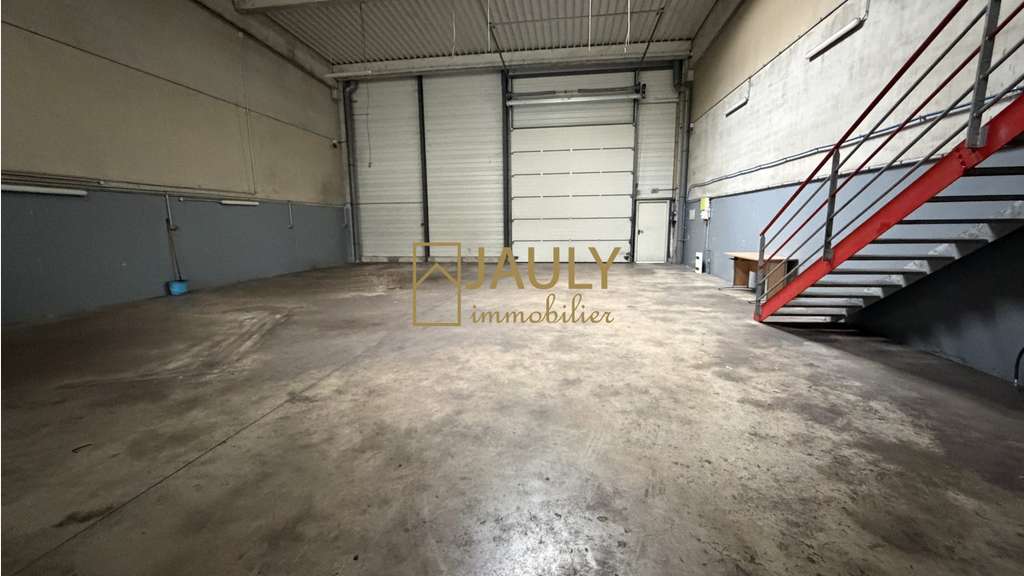 Loue local d'activité 395m² forte visibilité Meaux