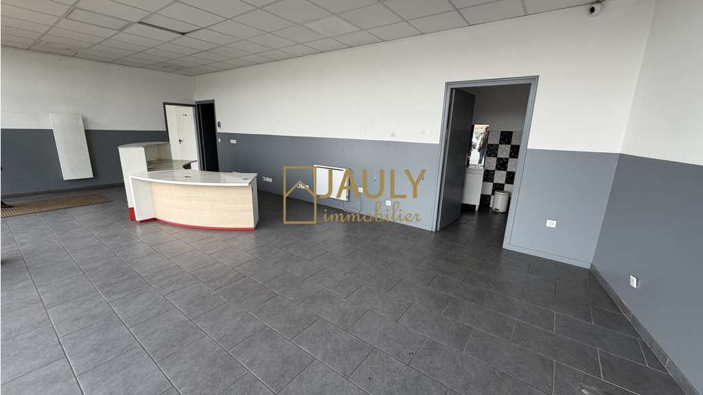 Loue local d'activité 395m² forte visibilité Meaux