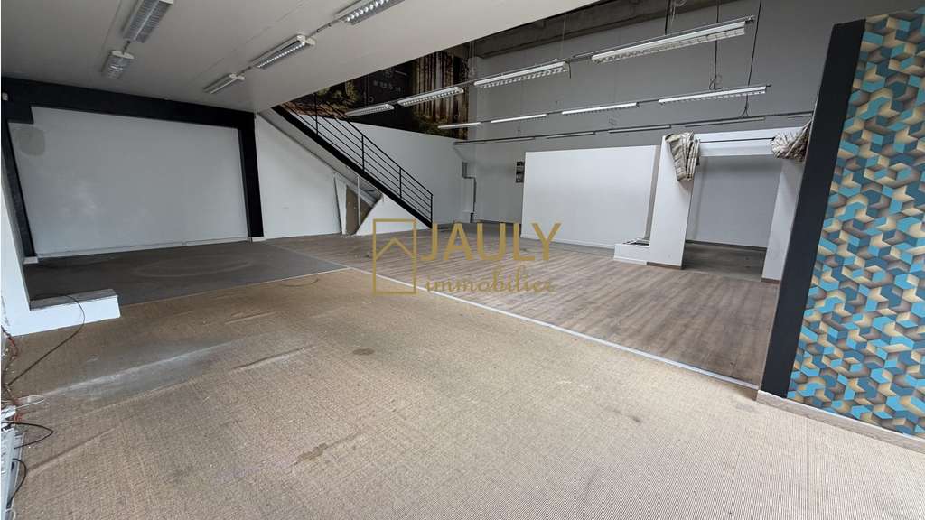 A louer local d'activité de 215m² en ZI Nord Meaux