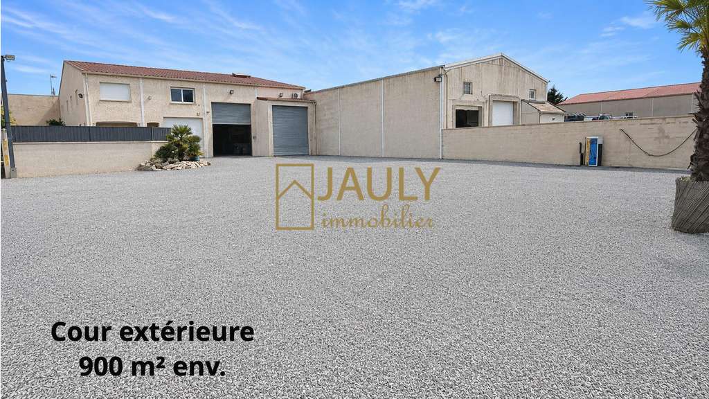 Entrepot + logement F8 + terrain 900 m²