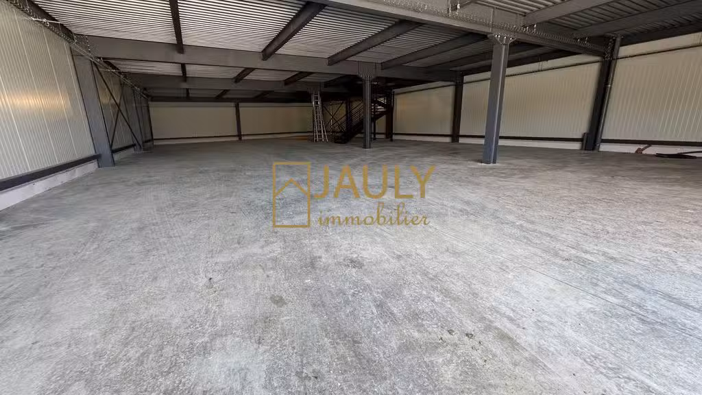 Local de stockage - Commercial - D'activité -