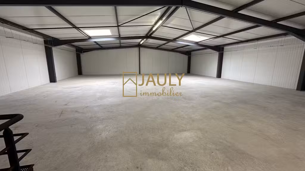 Local de stockage - Commercial - D'activité -