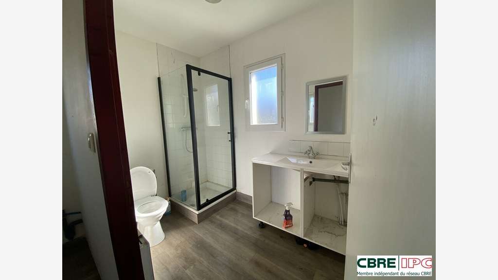 LOCATION - REF : 8399YA