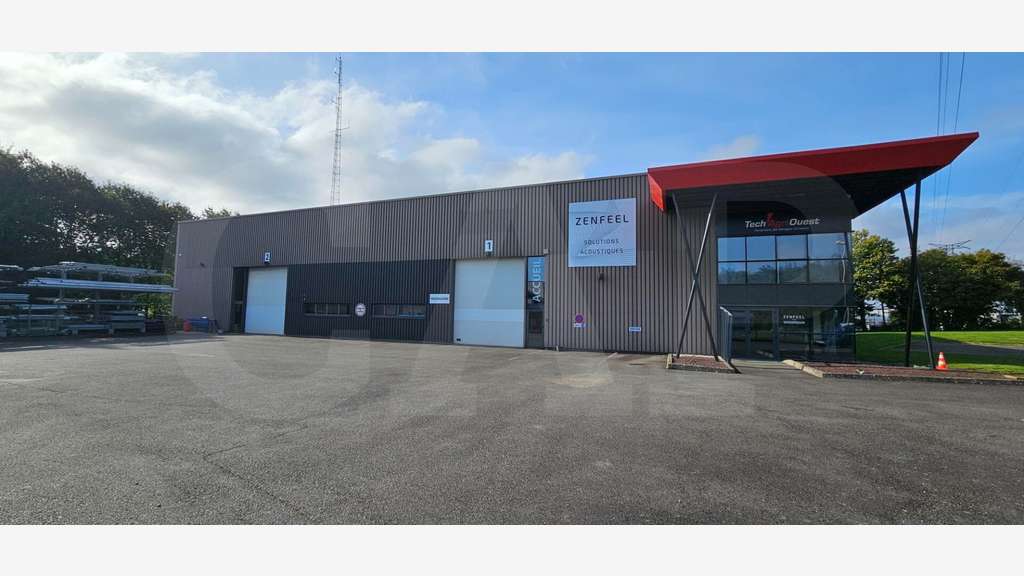 A louer local 1200m² à Melesse axe Rennes St-Malo