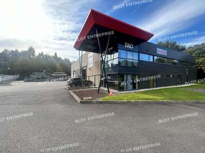 A louer local industriel 1200m² sur 5000m² Melesse