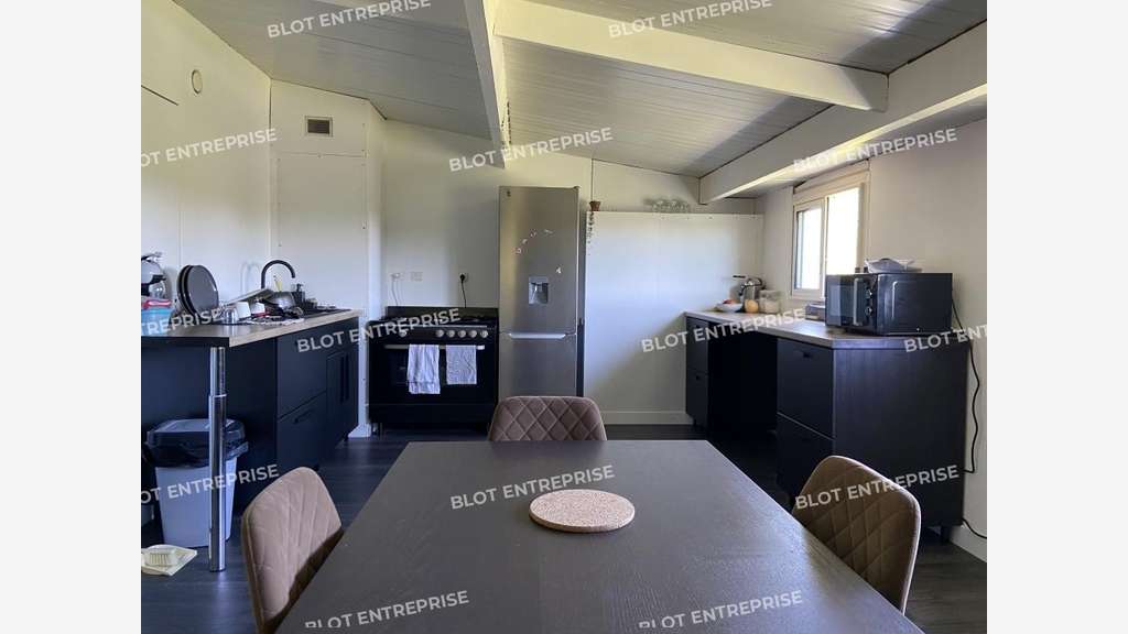 A louer local d'activités 335m² en zac à Melesse