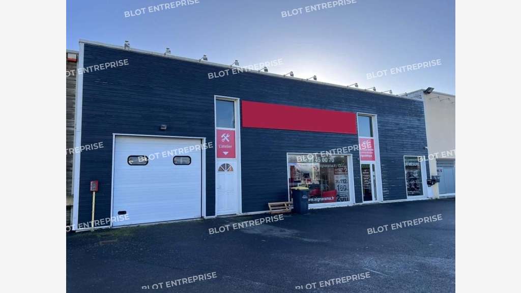 A louer local d'activités 335m² en zac à Melesse
