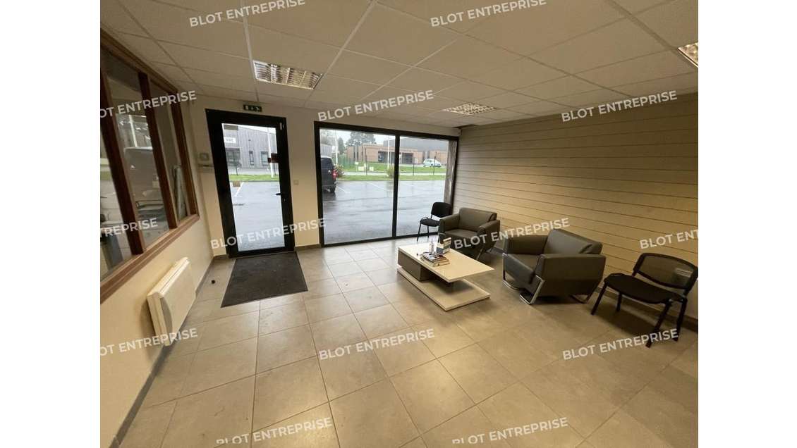 A louer local d'activités 561m² à Quimperlé RN165