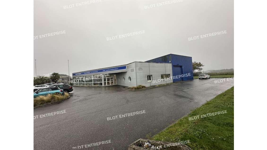 A louer local activité 630m² Mellac accès 4 voies