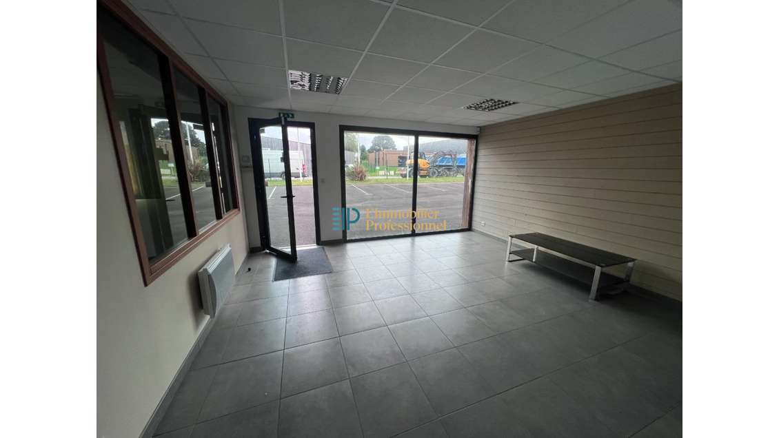 A louer local d'activité de 552m² en za à Mellac