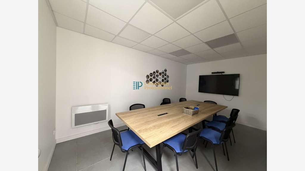 À louer local d’activité récent 183m² ZA Mellac