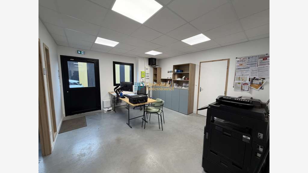 À louer local d’activité récent 183m² ZA Mellac