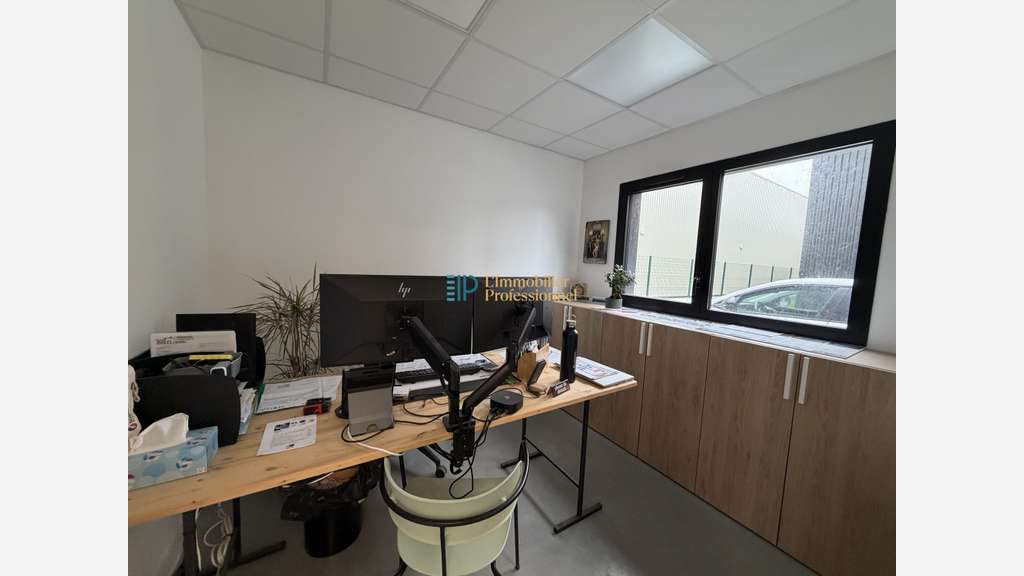 À louer local d’activité récent 183m² ZA Mellac