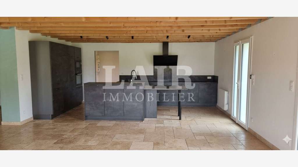 Rare à louer local 300m² agglo d'Alençon